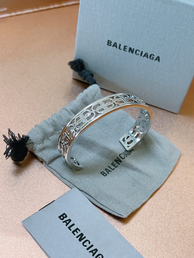 Ba1en*iaga bracelets